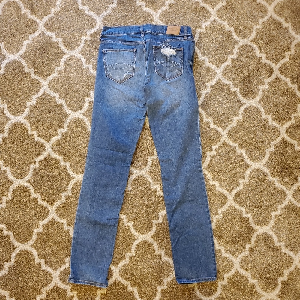 Abercrombie & Fitch Erin Destroyed Skinny Jeans - Picture 3 of 7